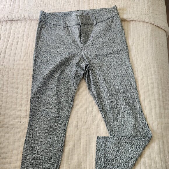 Old Navy black and white pixie ankle pants - Size 6 - Picture 1 of 3